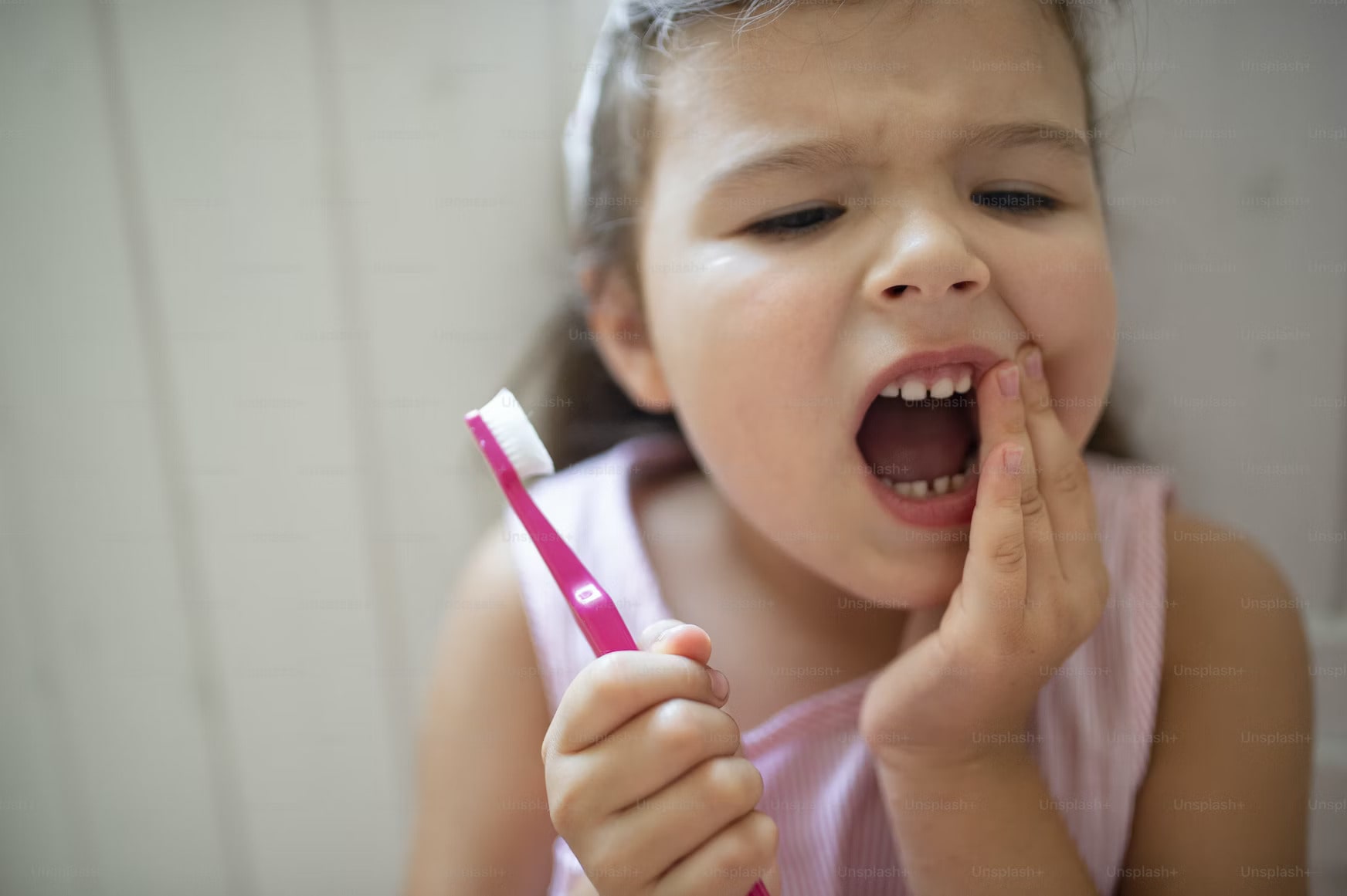 How to brush a for little person teeth?